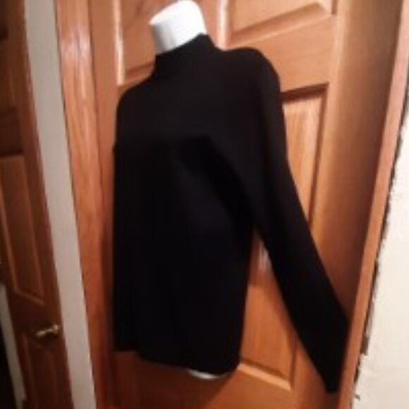 Mens black knit sweater - Picture 3 of 3